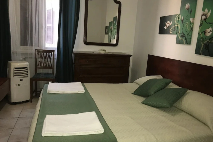 Room 2 of 12