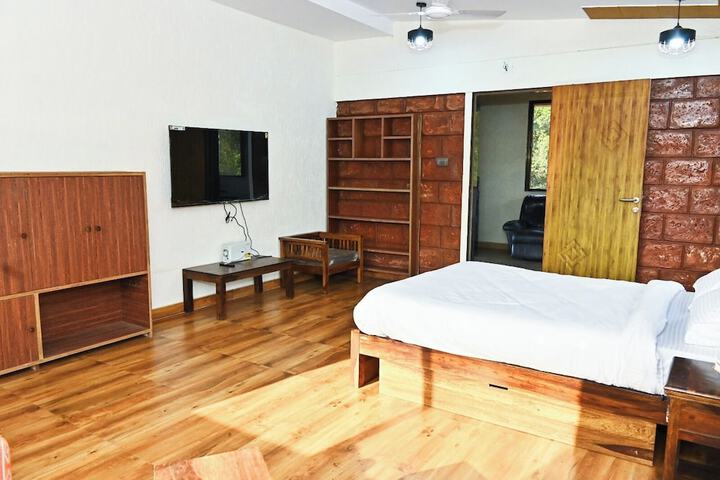 Room 9 of 22