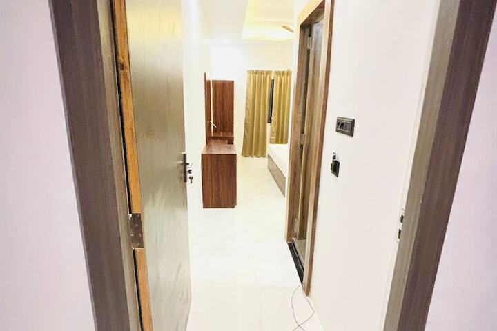 Room 5 of 30