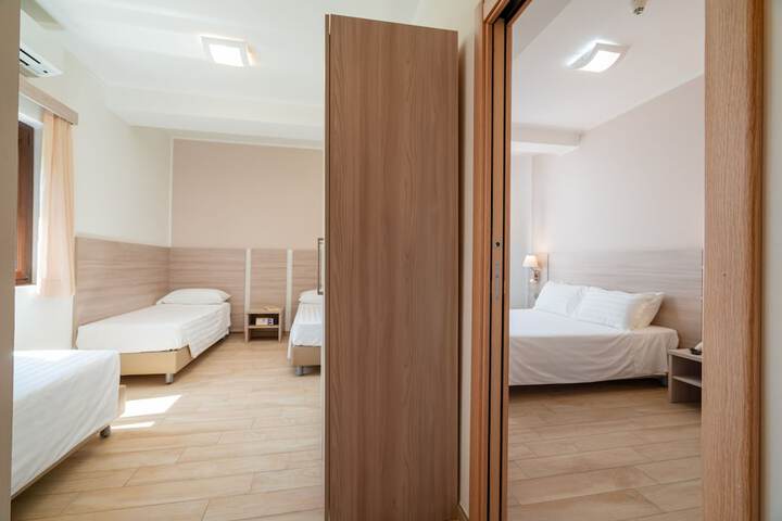 Room 9 of 27