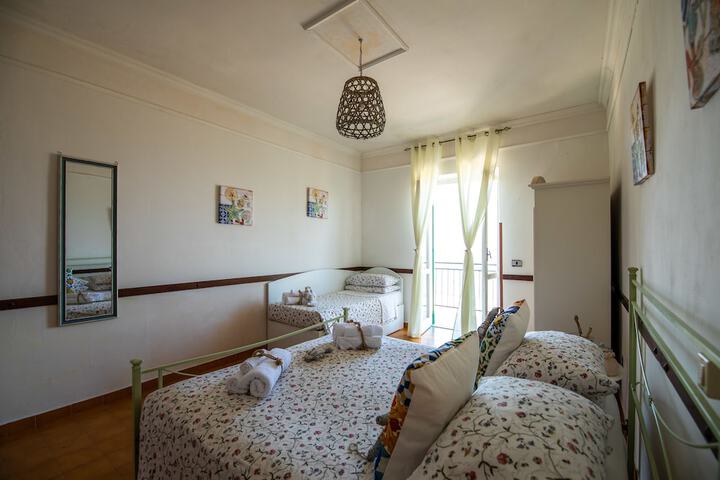 Room 10 of 101
