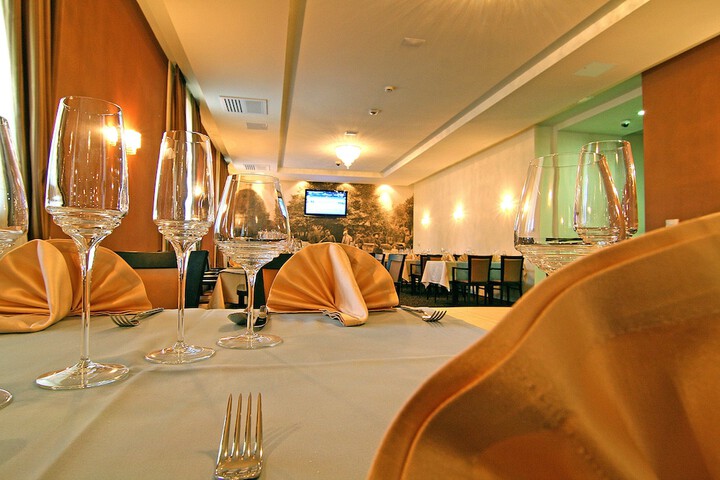 Dining Photos