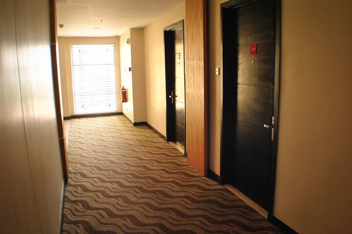 Ballroom/Hall 87 of 95