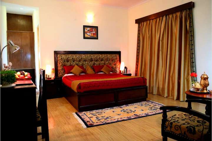Room 4 of 19