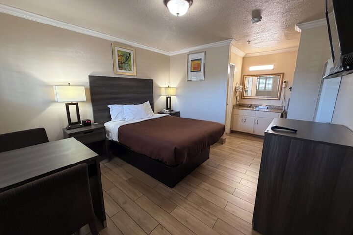 Room 32 of 62