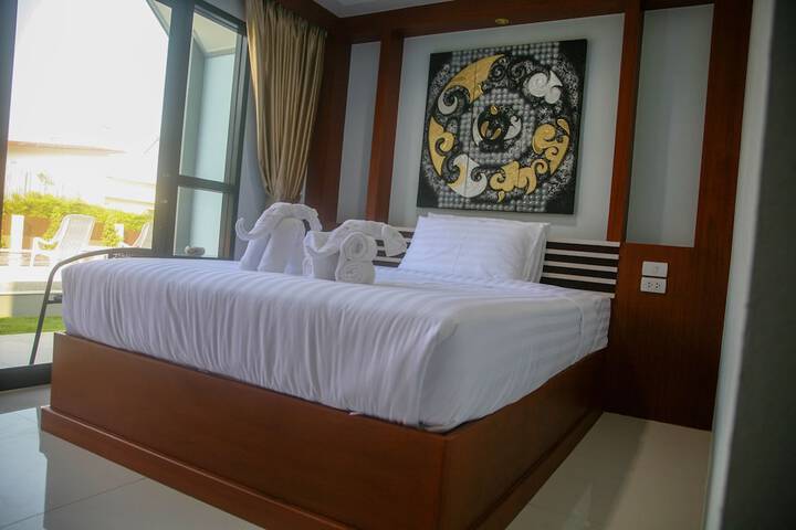 Room 3 of 86