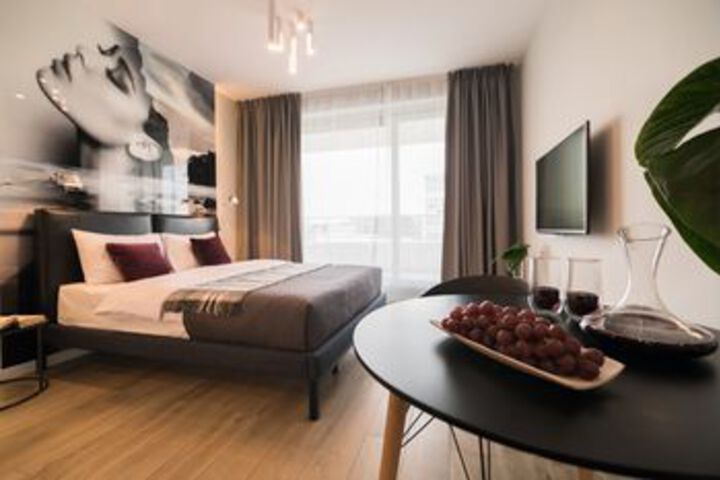 Room 32 of 76