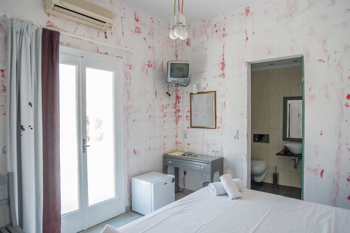 Room 10 of 53
