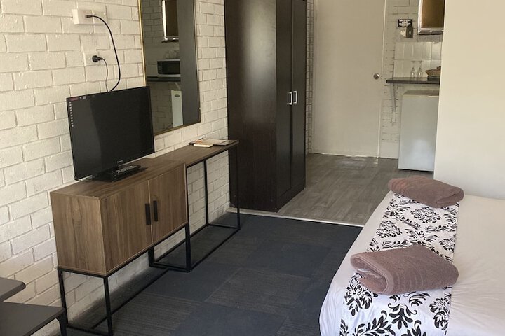Room 3 of 42