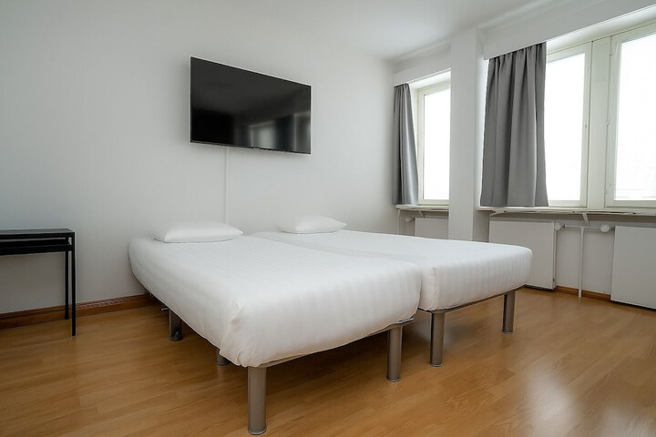 Room 21 of 40