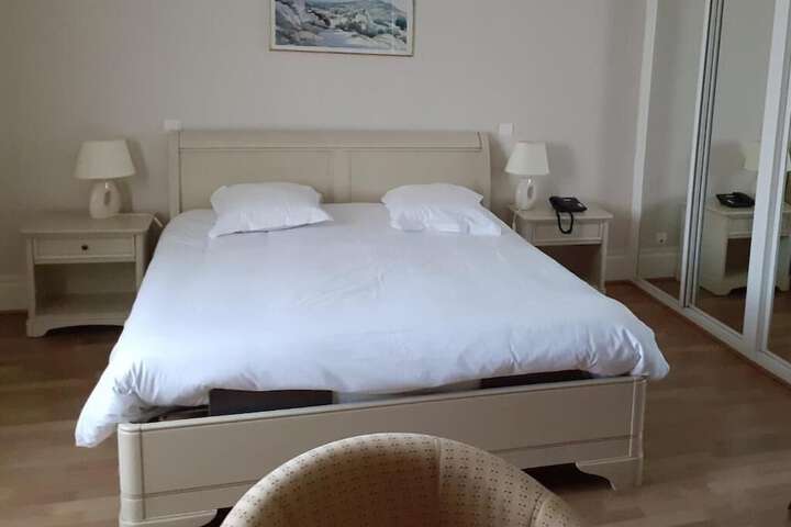 Room 5 of 46