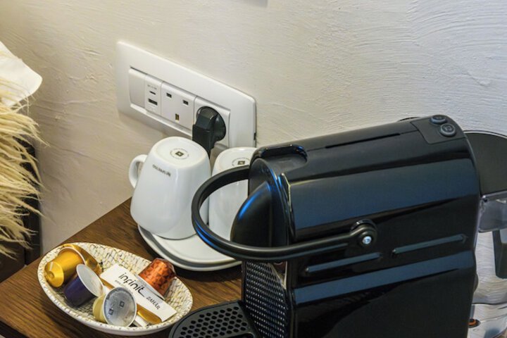 Room 10 of 21