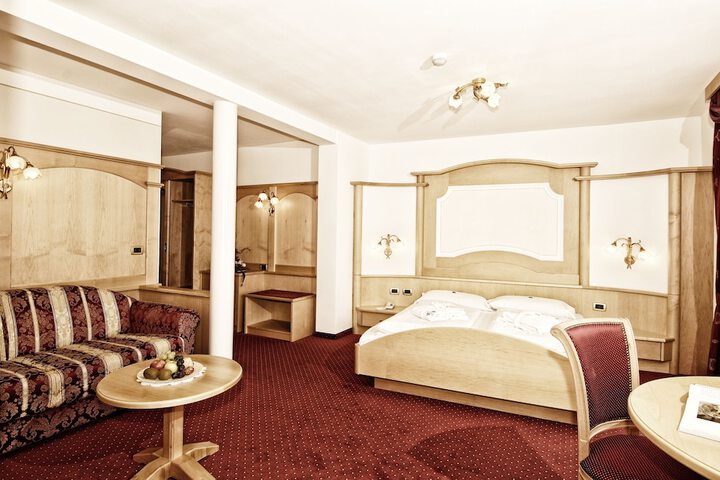 Room 24 of 70