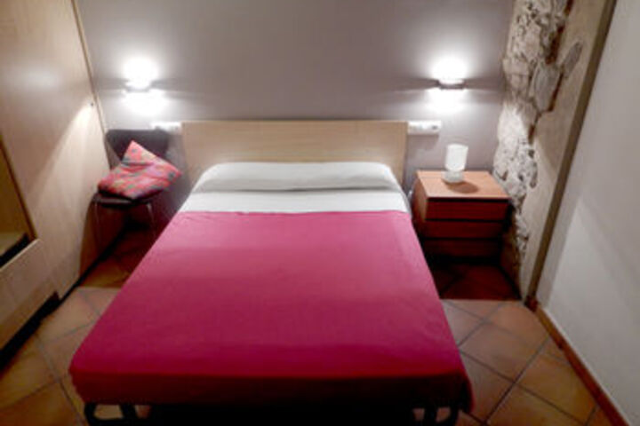 Room 6 of 17