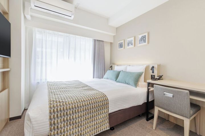 Room 3 of 23