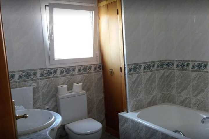 Room 6 of 18