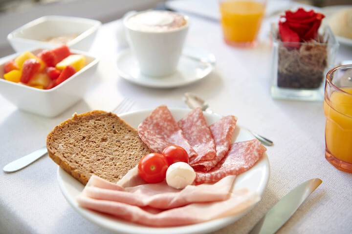 Breakfast/Coffee Service 31 of 62
