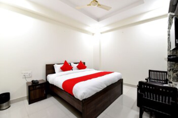 Room 14 of 24