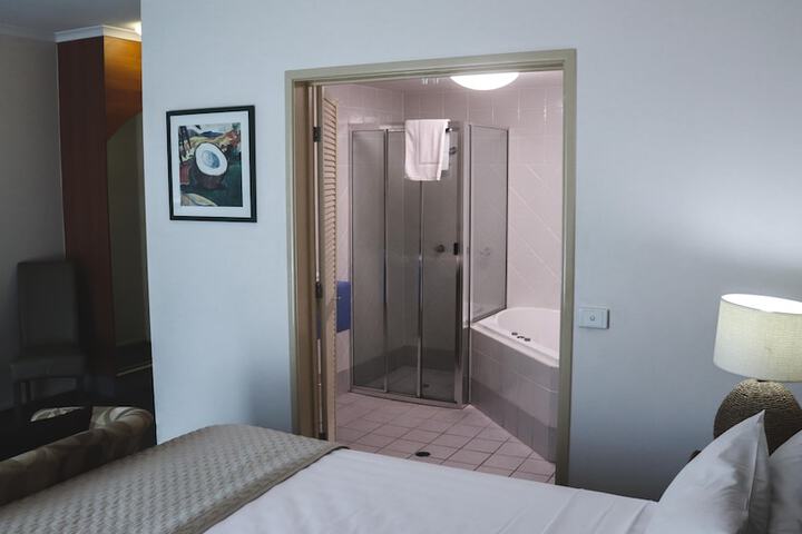 Room 11 of 37