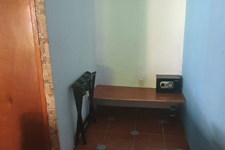 Room 6 of 97