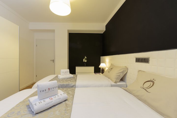 Room 8 of 645