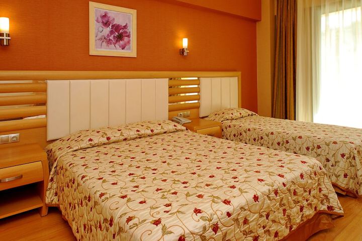 Room 10 of 43