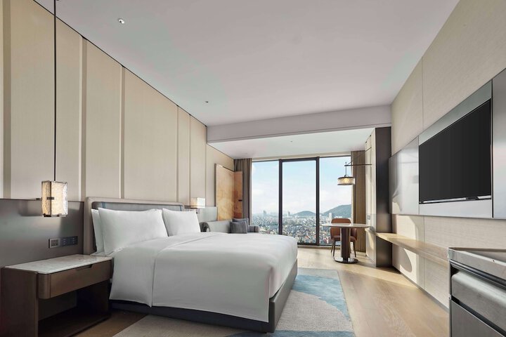 Room 14 of 52