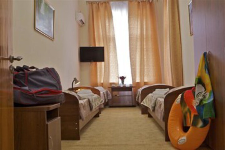 Room 17 of 27