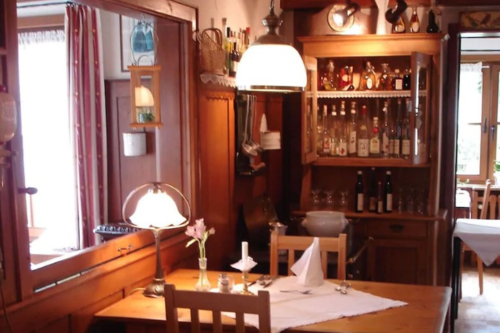 Dining 26 of 59