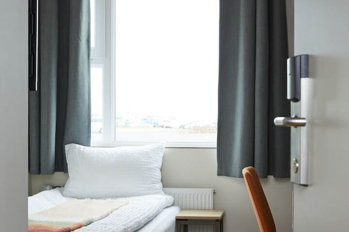 Room 8 of 123