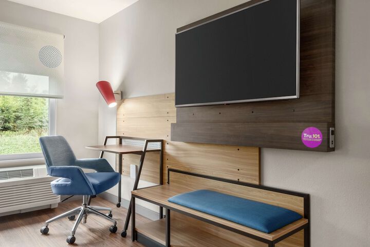 Room 15 of 34