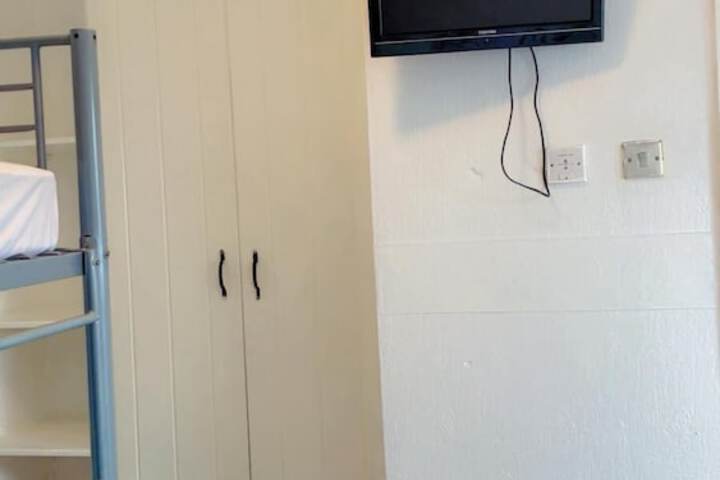 Room 58 of 143