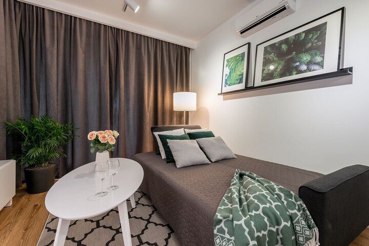 Room 10 of 86