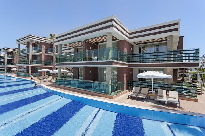 Pool 56 of 122