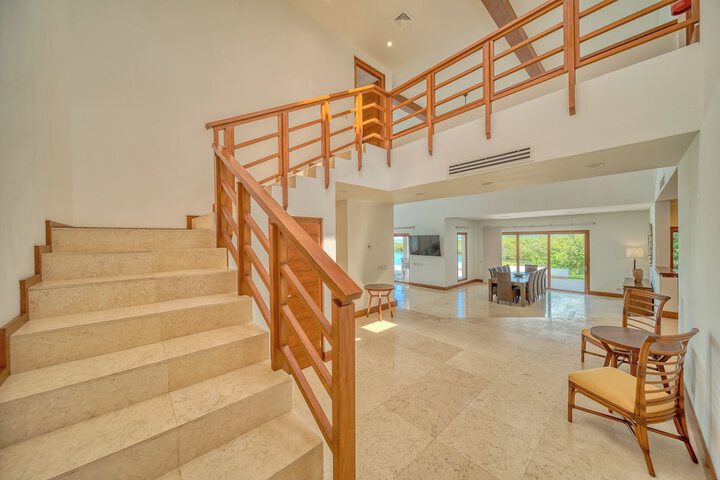 Room 12 of 180