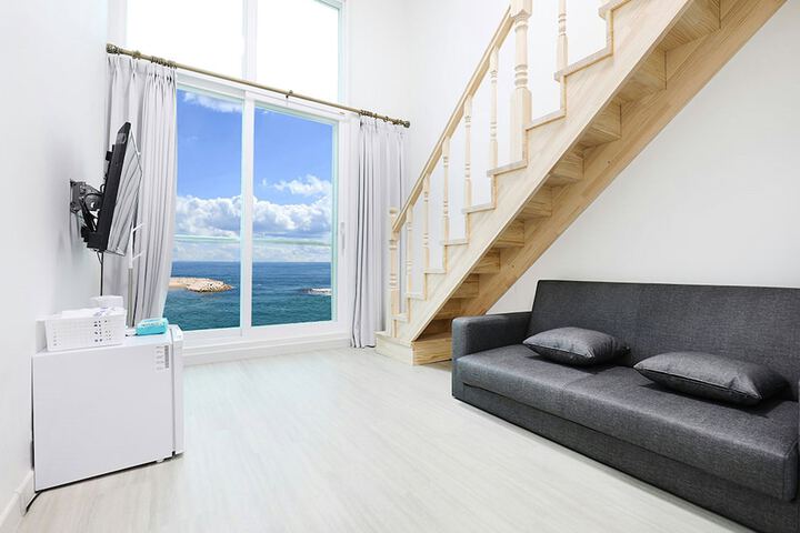 Room 15 of 20