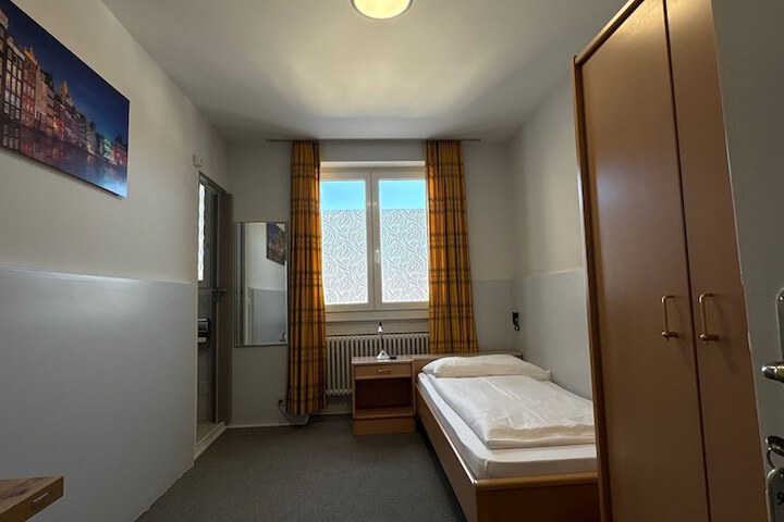 Room 23 of 69