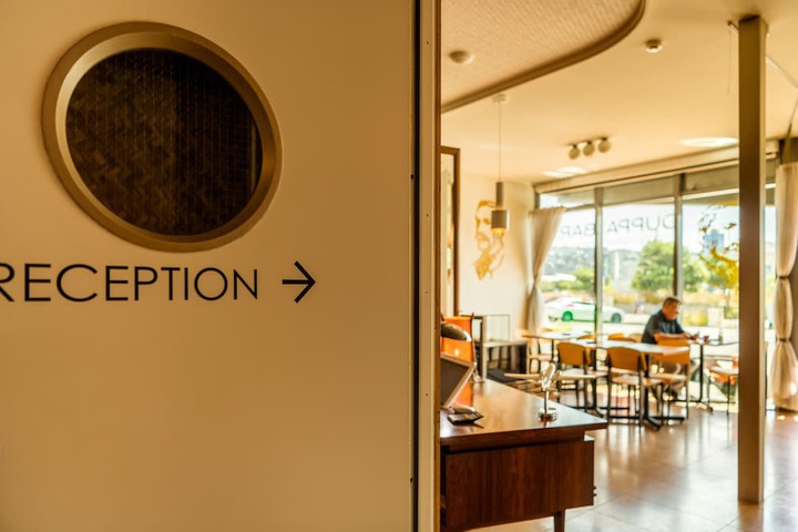 Entrance & Lobby
