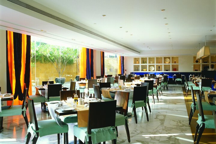 Dining 75 of 136
