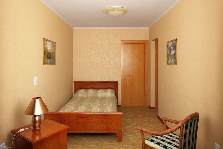 Room 13 of 44