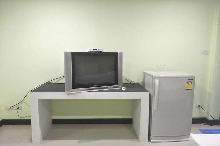 Room 4 of 6