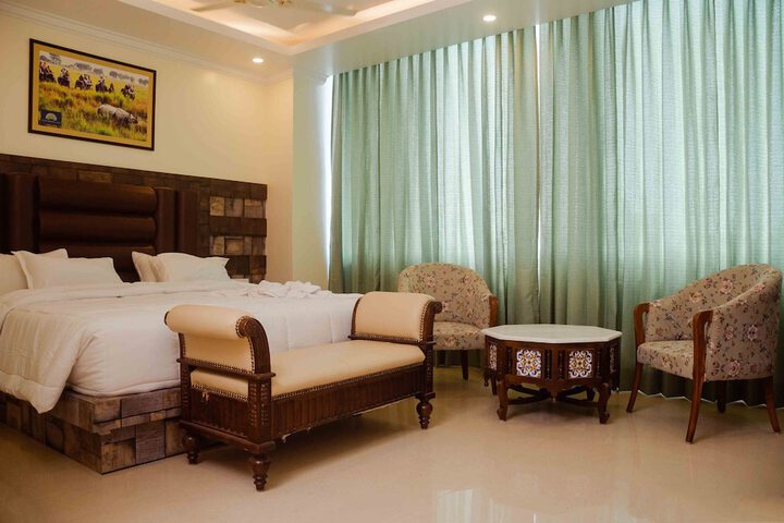 Room 10 of 27