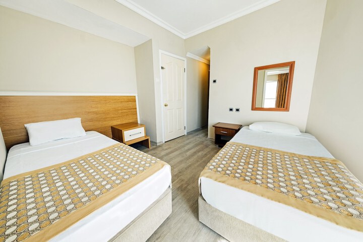 Room 18 of 48