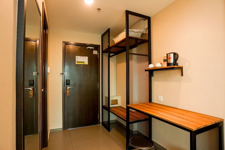 Room 25 of 51