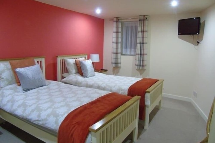 Room 12 of 17