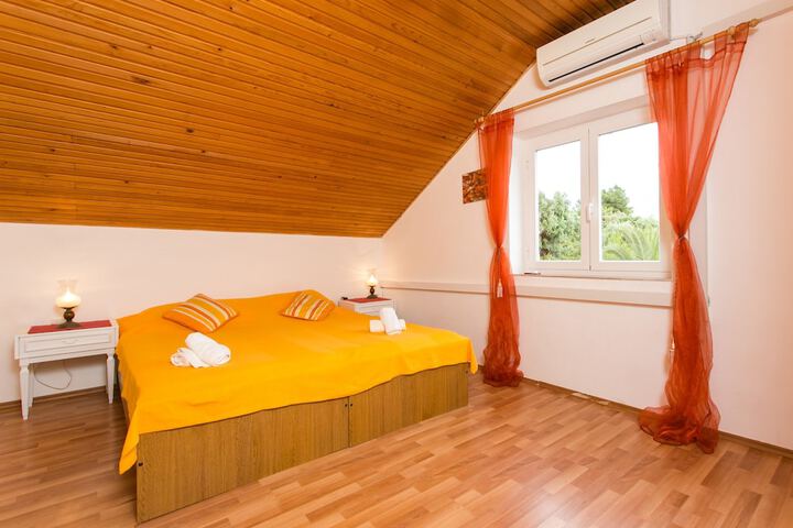 Room 3 of 67