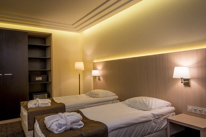 Room 5 of 36
