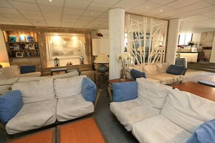 Hotel Interior 4 of 60