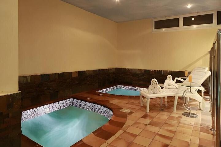 Pool 9 of 12