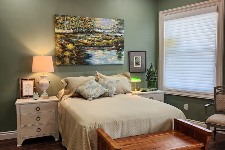 Room 3 of 32